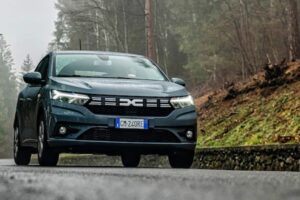 Renault #1, Dacia Sandero breaks record...